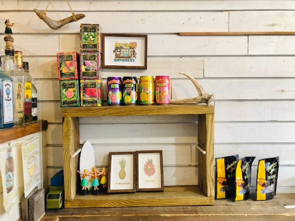 ハワイアンカフェ「SNUGGERY」のコンテナ建築