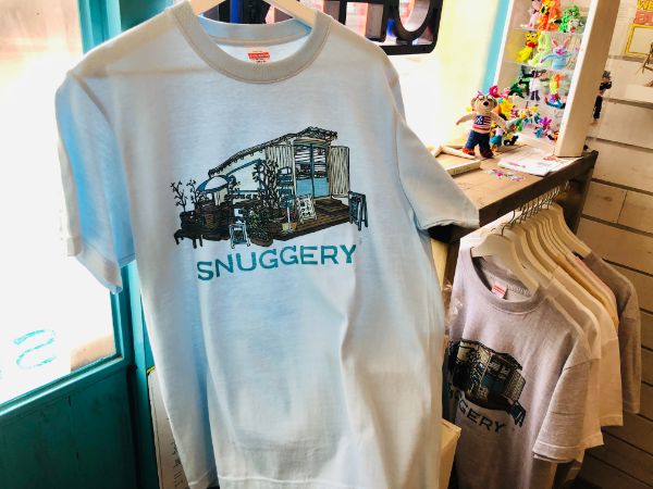 ハワイアンカフェ「SNUGGERY」のコンテナ建築